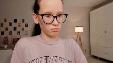 LeilaDurow - Porn Video [Cam4]: luscious assets, captivating content creator, elegant rear