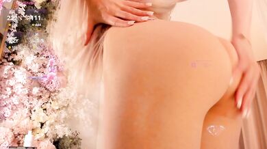 MiaTonyy - Porn Video [Bongacams]: mesmerizing booty, surprise, exquisite bottom