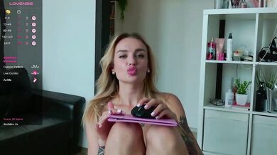 Tatachka1 - Porn Video [Bongacams]: spy, mom, seductive booty