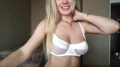 NM2025 - Porn Video [Bongacams]: internet broadcast, engaging personality, nudity