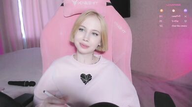 luvsoak - Porn Video [Bongacams]: moaning cam beauty, enchanting porn slut, mesmerizing derriere