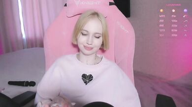 luvsoak - Porn Video [Bongacams]: moaning cam beauty, enchanting porn slut, mesmerizing derriere