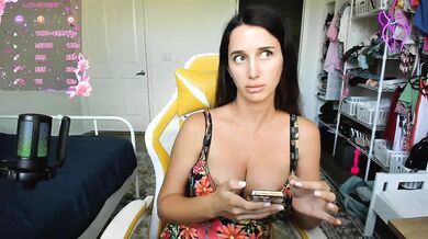 SweetButtocks - Porn Video [Bongacams]: lively host, radiant enchantress, enthusiastic whores