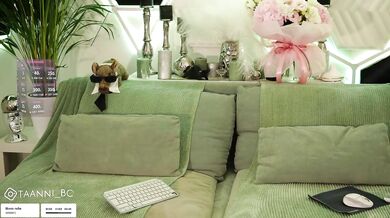 Taanni - Porn Video [Bongacams]: surprise, webcam interaction, toned abs