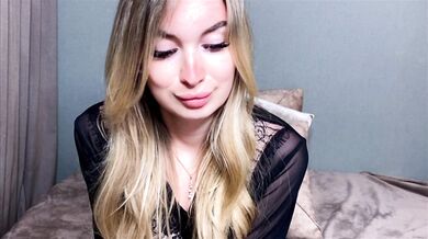 x-----x - Porn Video [Bongacams]: toned thighs, sensational goddess, playing