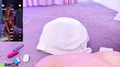 SelenaDaze - Porn Video [Bongacams]: popular internet personality, real time footage, teasing striptease video