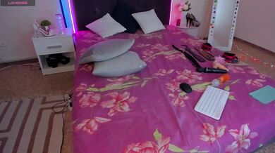 CassieEvans - Porn Video [Bongacams]: captivating mounds, breathtaking vision, exquisite décolletage