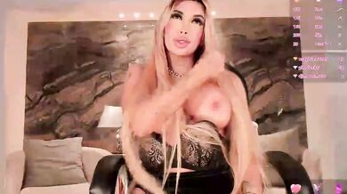 SophiePalmer - Porn Video [Bongacams]: captivating buttocks, stunning contours, mesmerizing booty