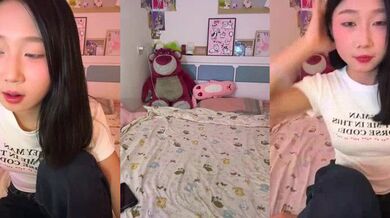 Watch Xiaomei-bb tease and suck on your hard-on while you watch on your phone