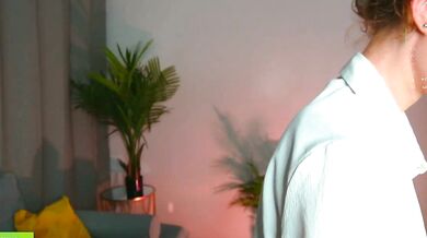 Watch Evasaff's stunning booty-wearing face enchant the cam girl in this Webcam show