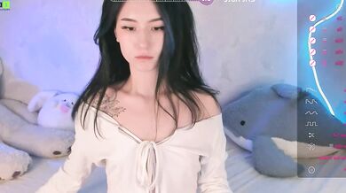 EmmaHixLove records herself in hot action with small tits & shaved Asian teen