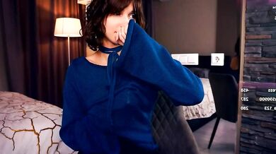 Watch Sensual Curves escort Odettehatt in wild erotic rendezvous