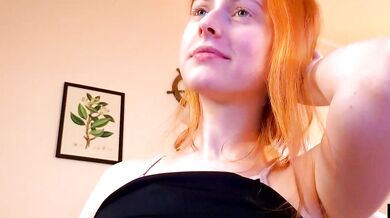 Watch Mesmerizing Queen Doll_lesli's naked seduction & temptation