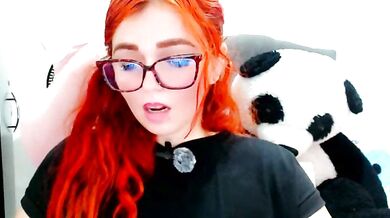 Alexatexa2929 gives a sloppy blowjob, fucks her way to a hot foot-fetish-milfs-cumshot