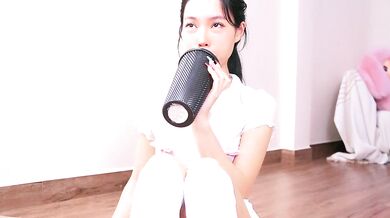 Miuzxc gets down and dirty with her big-ass-young titty-fucking skills in HD