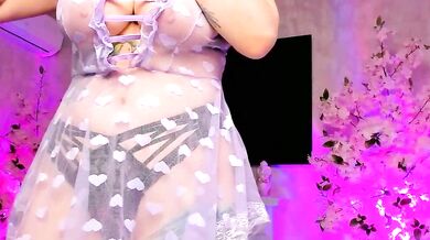 Check out Jessiccaburns' seductive hips & ravishing booty in steamy video