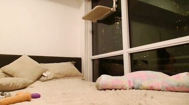 Mydirtyvloglily1's Interactive Yoga Spanish-Speaking Spices up the Video