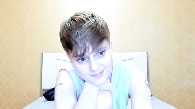 Sin Heart99's steamy striptease & squirt - a public orgasm for your viewing pleasure!