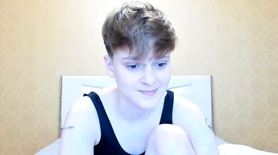 Sin Heart99's steamy striptease & squirt - a public orgasm for your viewing pleasure!