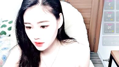 LILI-Baobei's squirting orgasmic adventure with toys and latex