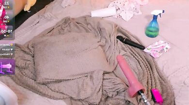 Frie_Moor goes wild with toys & deepthroats in hot solo action