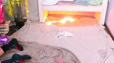 Frie_Moor goes wild with toys & deepthroats in hot solo action