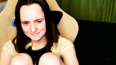 Luna Loveeee's mesmerizing allure on hidden cam - Recorded performance