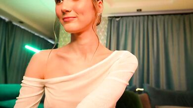 Aurora The Ballerina's Ravishing Masturbation Skills - Intense Action!