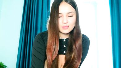 Brenda_M00n's anal-teasing and deepthroating skills are unmatched on cam2cam!