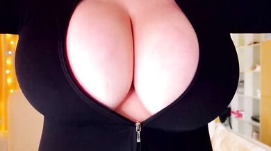 A Veiny Craver Gets Naughty with a Hungry Babe in Steamy Uncensored