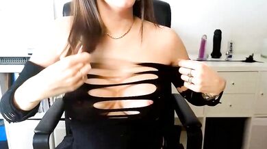 Watch Ninahot54's Trimmed-White Cam2Cam Session: Petite Milfs Blow and Get Off!