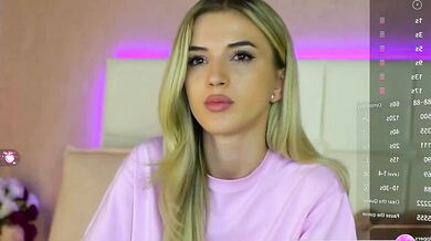 Yannajeenn's stunning dance moves will blow your mind in this Astonishing Diva Webcast clip!