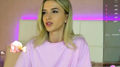 Yannajeenn's stunning dance moves will blow your mind in this Astonishing Diva Webcast clip!