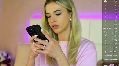 Yannajeenn's stunning dance moves will blow your mind in this Astonishing Diva Webcast clip!