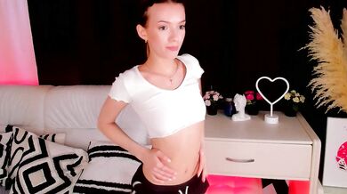 Maricollins - A Charismatic Cam Slut with Sultry Desires & Sultry Techniques