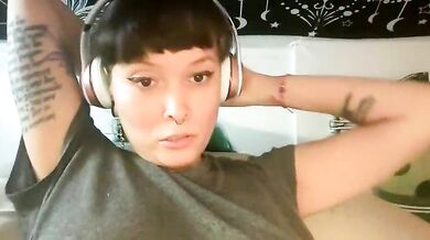 Petite brunettes FRRANNKIE give dirty talk and finger-bang for your viewing pleasure.