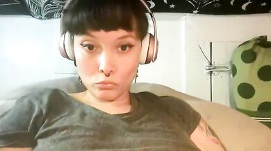 Petite brunettes FRRANNKIE give dirty talk and finger-bang for your viewing pleasure.