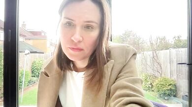 Watch eatmypie69's steamy nudes and seductive moves in this hot video!