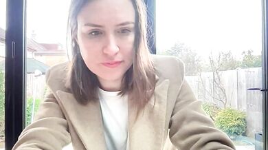 Watch eatmypie69's steamy nudes and seductive moves in this hot video!