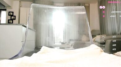 Jeniffer_100's Insane Luscious Backside & Ferocious Chest Action on Cam