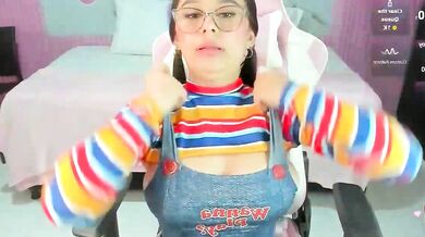 Yuli_16: Petite Latina Teens Get Herself off with a Vibrator and a Big Toy