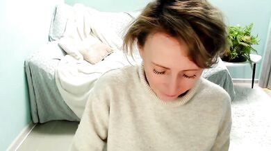 Horny milf's titty-fuck and cam2cam show: Interactive dance, big tits, camel toe, and big ass play with