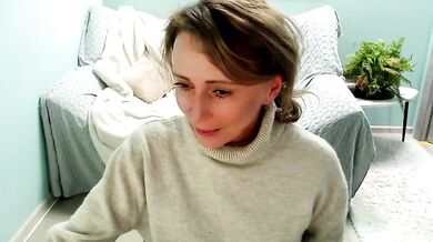 Horny milf's titty-fuck and cam2cam show: Interactive dance, big tits, camel toe, and big ass play with