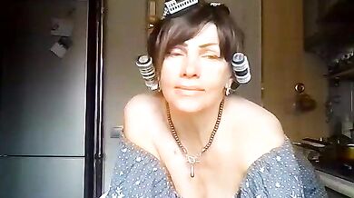 Watch Baby-Matilda's curvy body get dirty in the office, with deepthroat and dirty talk