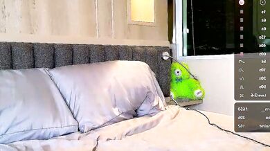 Siberian_Siren's Energetic Personality and Chesty Action - Sensual tremors and breath-stealing action