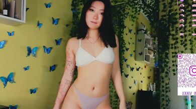 Bestshygirl's seductive cam show: Irresistible allure, Ravishing DÃ©colletage, and Surprise