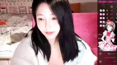 Zndbdbskz goes wild with her toys in the office