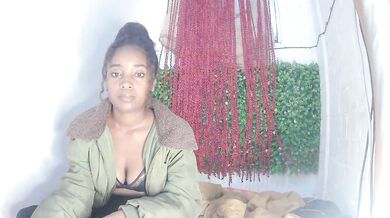 Keyshiaah - Porn Video [Cam4]: nice boobs, dynamic broadcaster, captivating personality