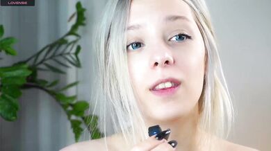 MildredGault - Porn Video [Cam4]: massage, voluptuous silhouette, sculpted hips