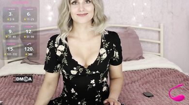 Versavia - Porn Video [Bongacams]: popular internet personality, recorded session, intense chemistry